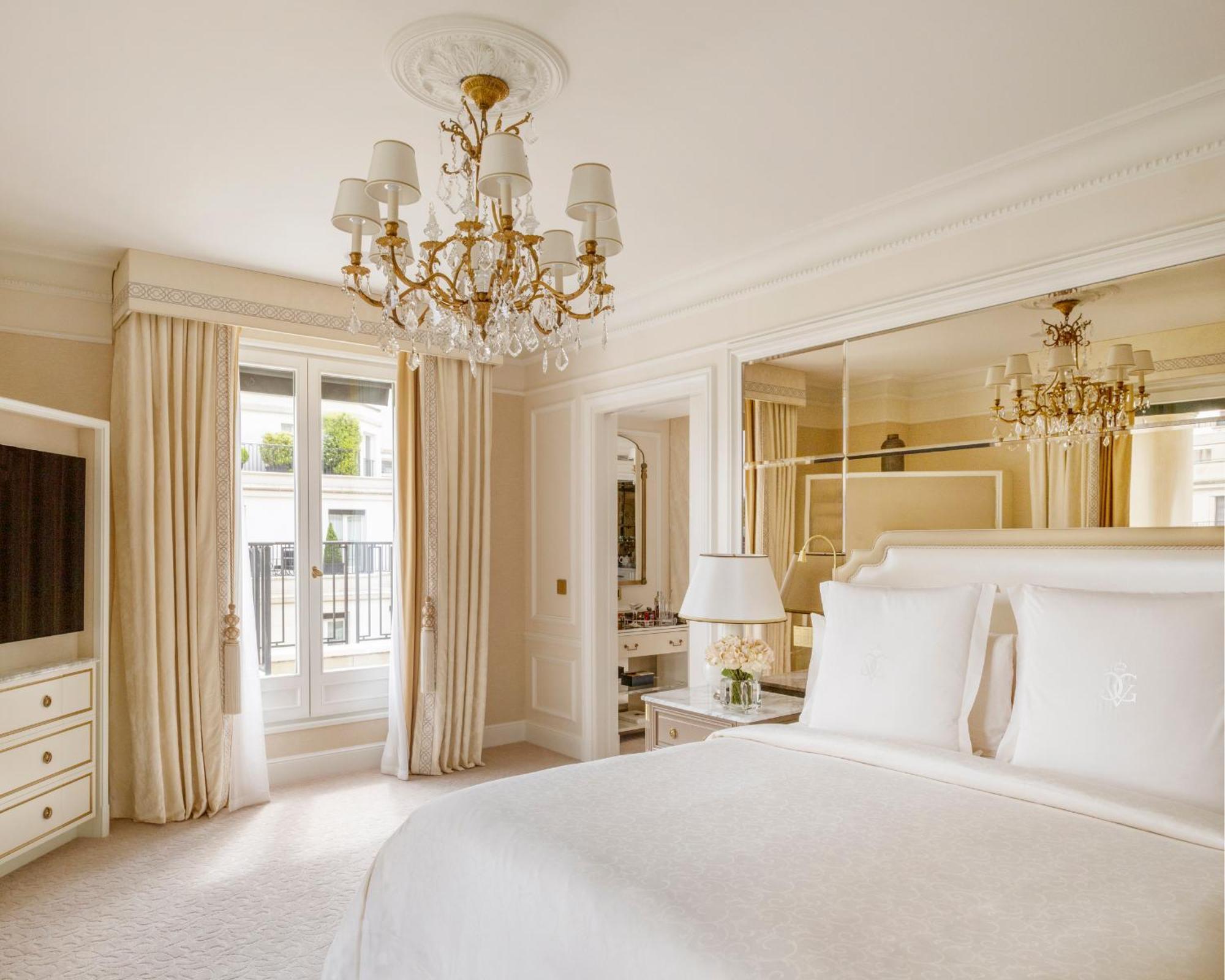 Four Seasons George V 5*