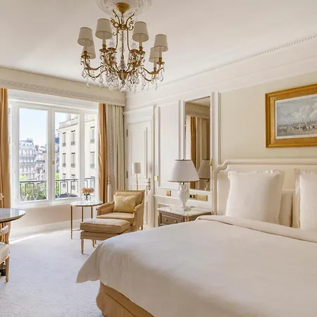 Four Seasons George V 5* Parigi