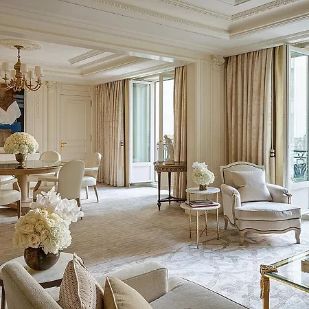 Four Seasons George V 5* Parigi
