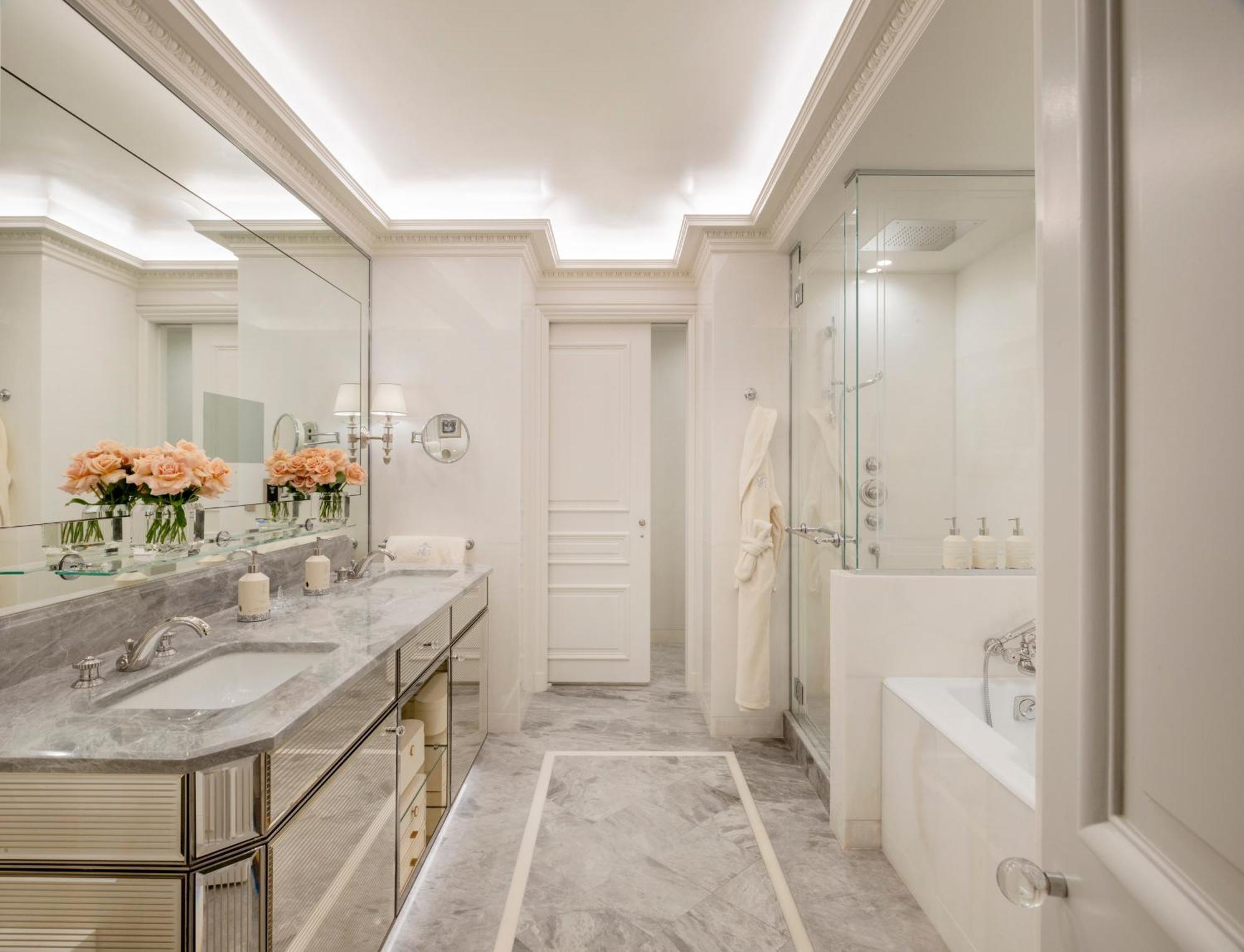 Four Seasons George V 5* Paris