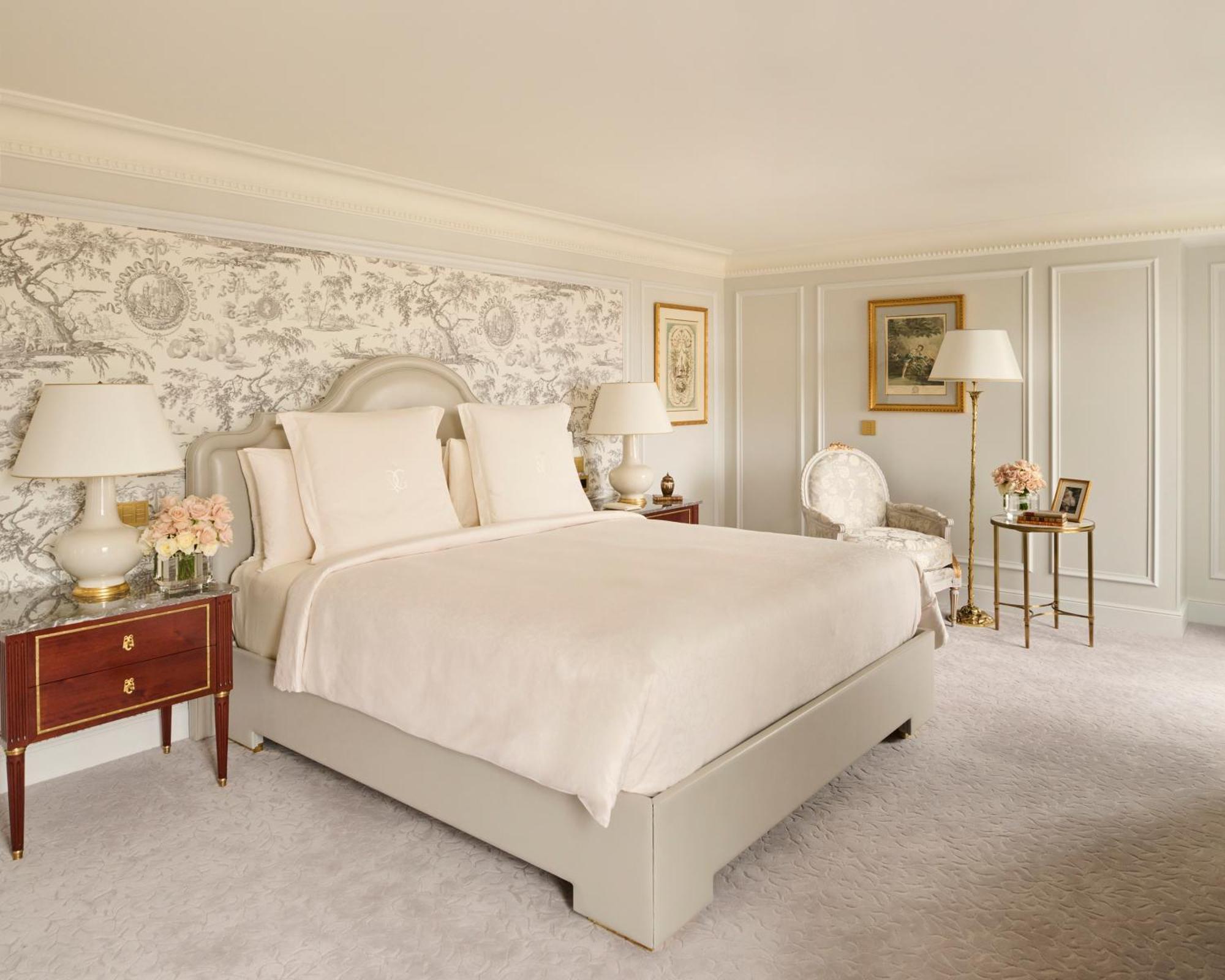 Four Seasons George V 5* Paris