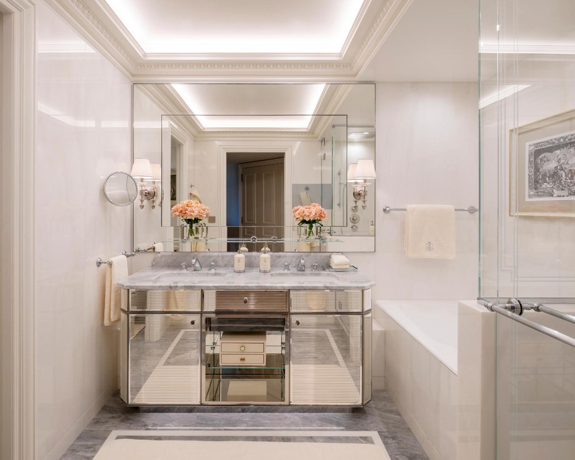 Four Seasons George V Hotel 5*