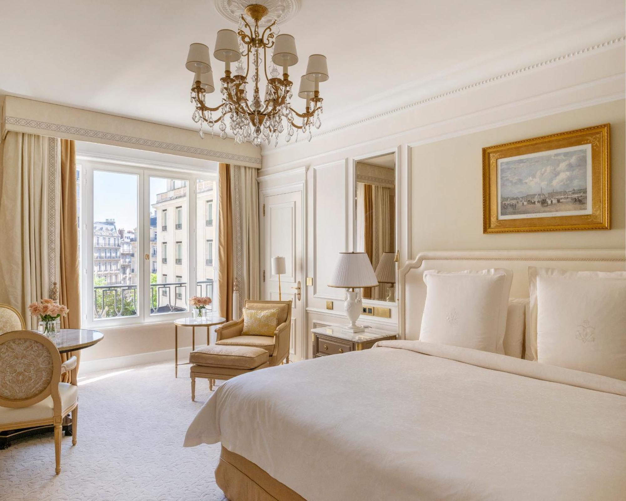 Four Seasons George V 5* Paris