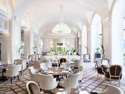 Four Seasons George V Parigi